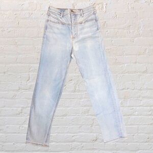 Express. Super high rise mom jeans. Light wash denim. Size: 00
